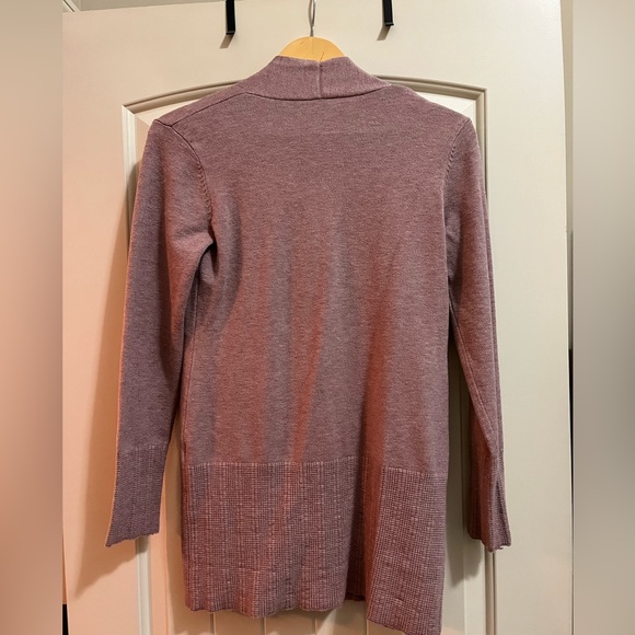 Beautiful soft dusty rose colored sweater. - Picture 2 of 4